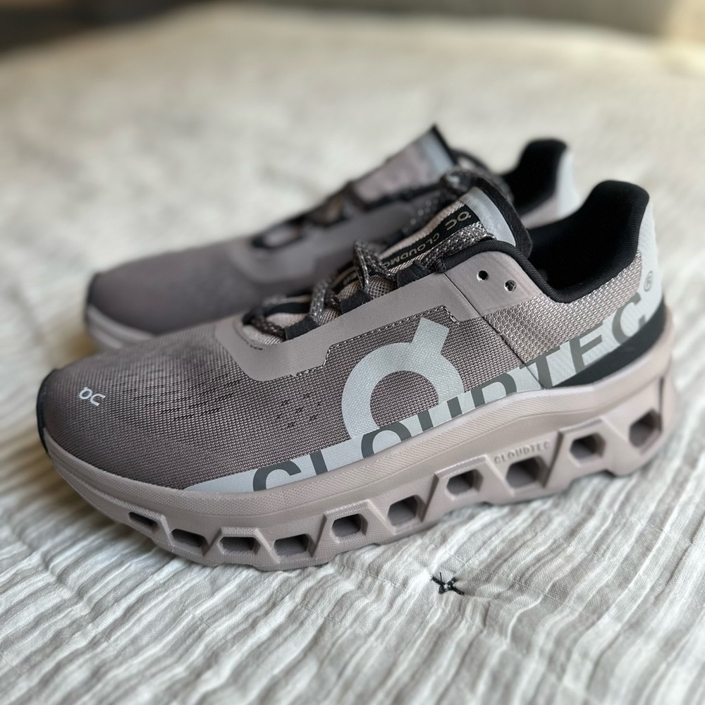 On Running Cloudmonster Sneakers, like new, worn twice